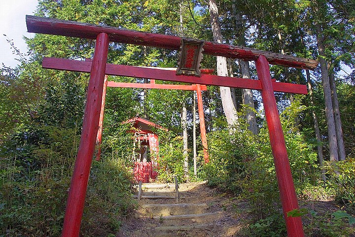 Yakushi-inari Shrine